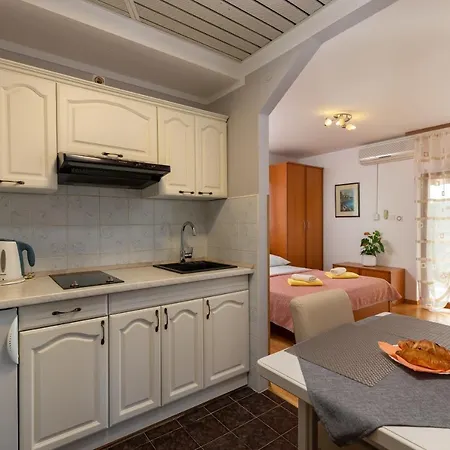 Apartments Kristina Rovinj Exterior photo