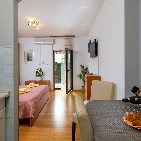 Apartments Kristina Rovinj Exterior photo
