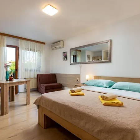 Apartments Kristina Rovinj Exterior photo