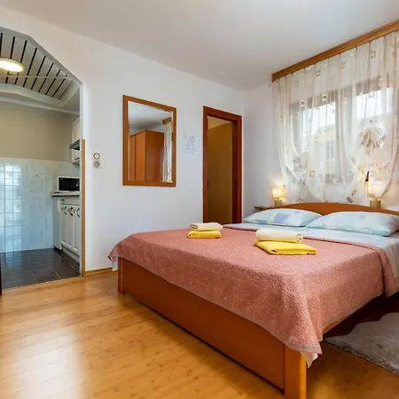 Apartments Kristina Rovinj Exterior photo