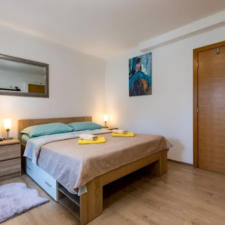 Apartments Kristina Rovinj Exterior photo